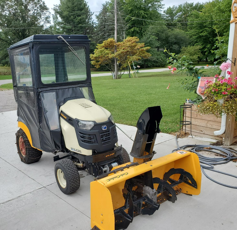 Cub Cadet GTX 2100 Lawn Tractor
