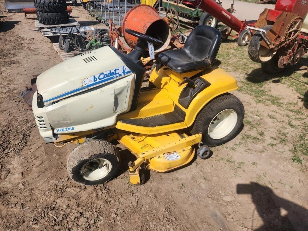 Cub Cadet HDS 2185 Lawn Tractor