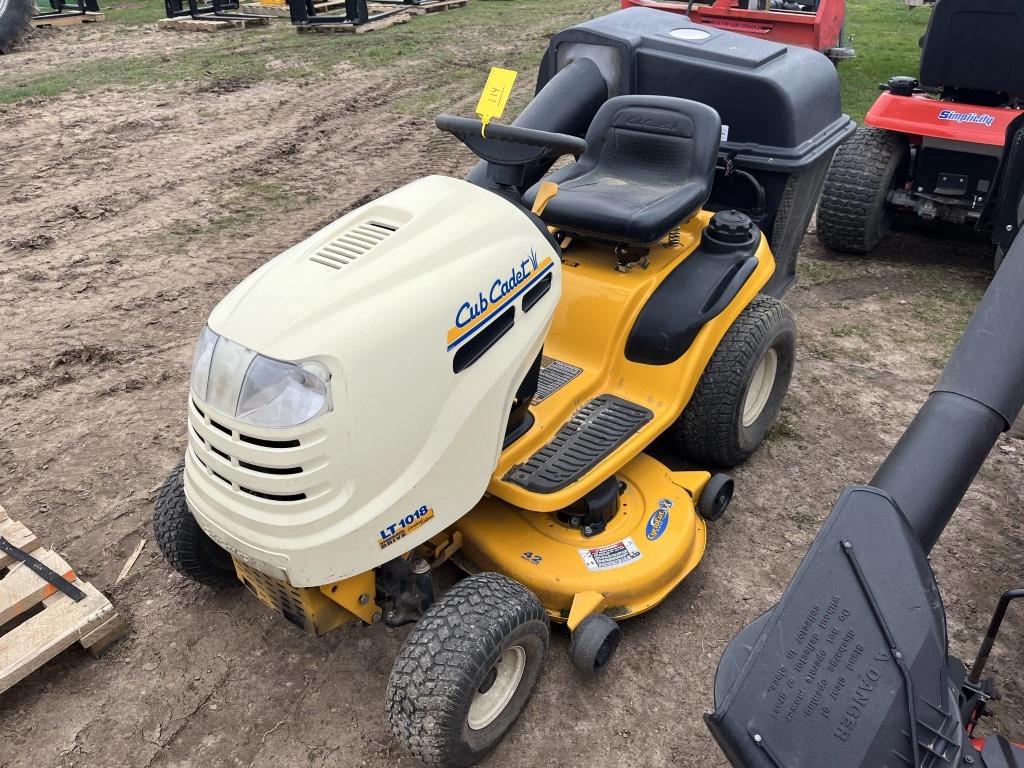 Cub Cadet LT 1018 Lawn Tractor