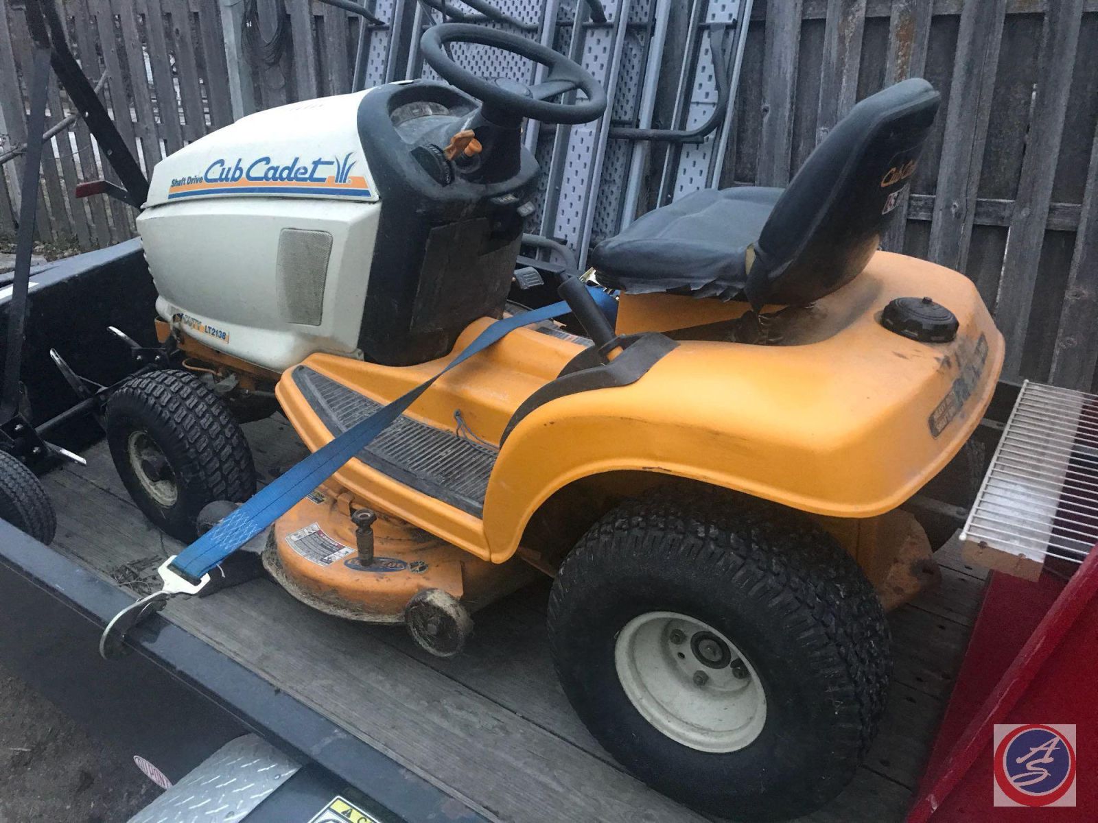 Cub Cadet LT 2138 Lawn Tractor