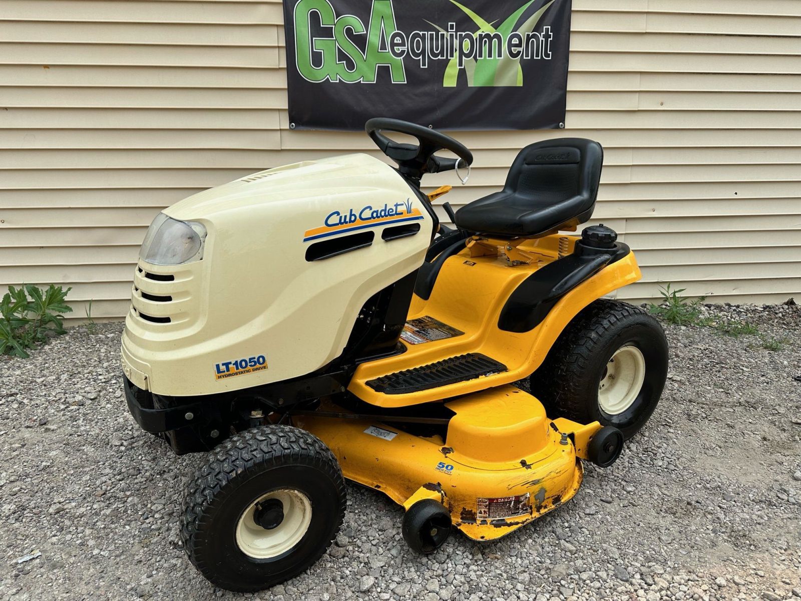 Cub Cadet LT1050 Lawn Tractor