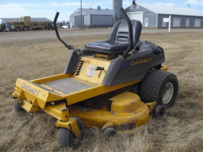 Cub Cadet RZT 22 Lawn Tractor