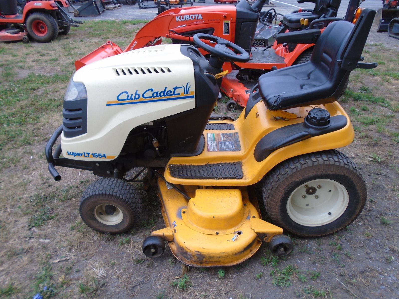 Cub Cadet SLT1554 Lawn Tractor