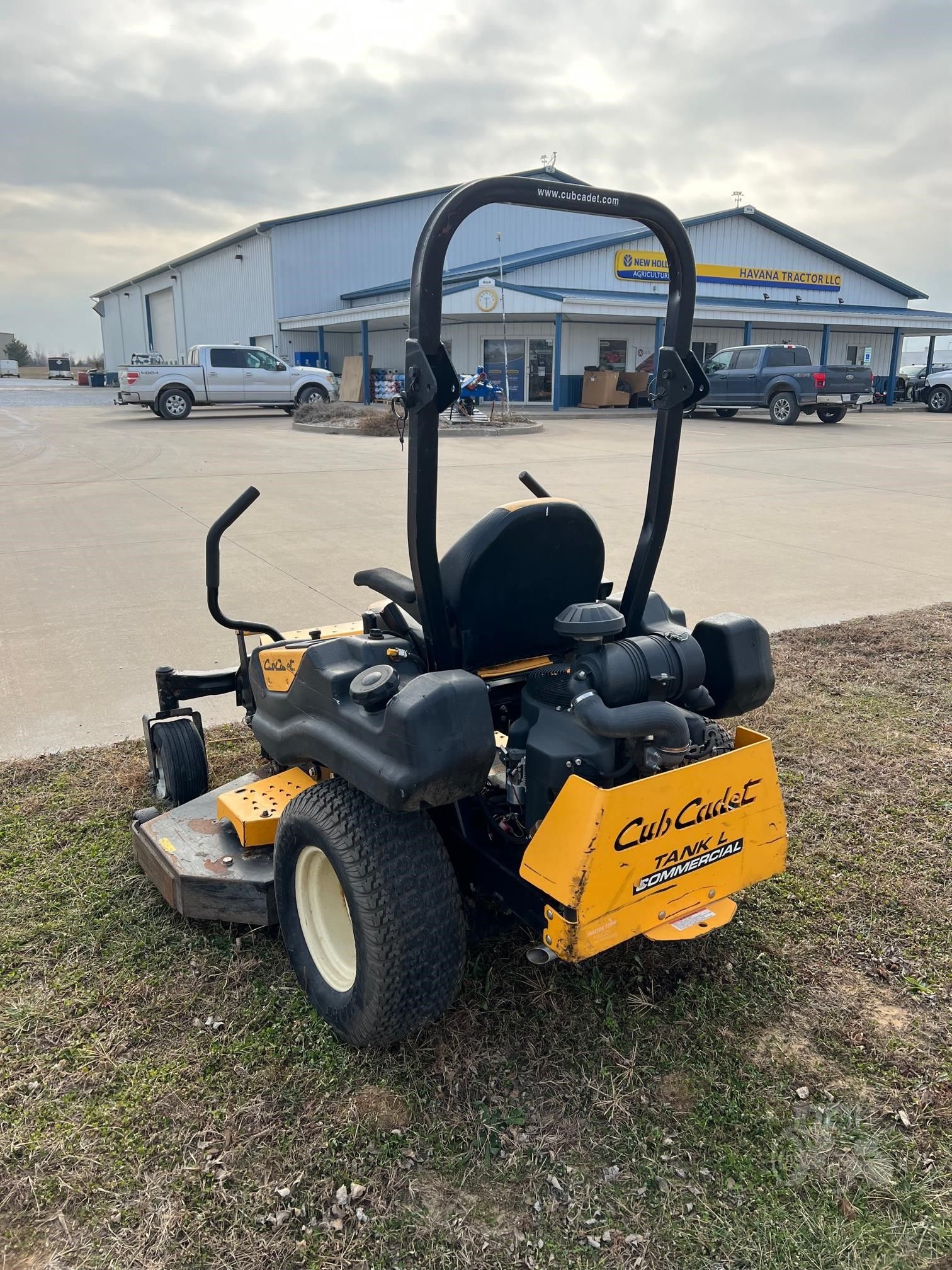 Cub Cadet Tank L60 KH Lawn Tractor