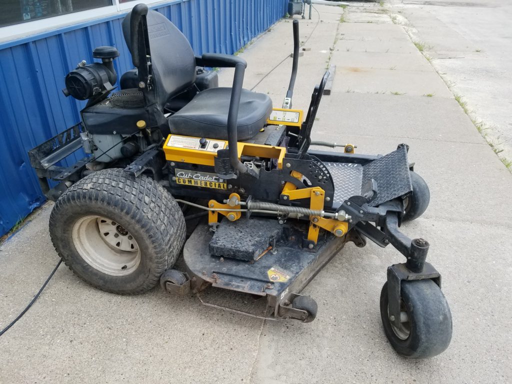 Cub Cadet Tank M54 KW Lawn Tractor