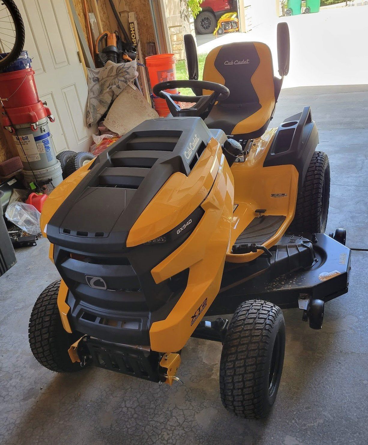Cub Cadet XT2 GX54 KH Lawn Tractor