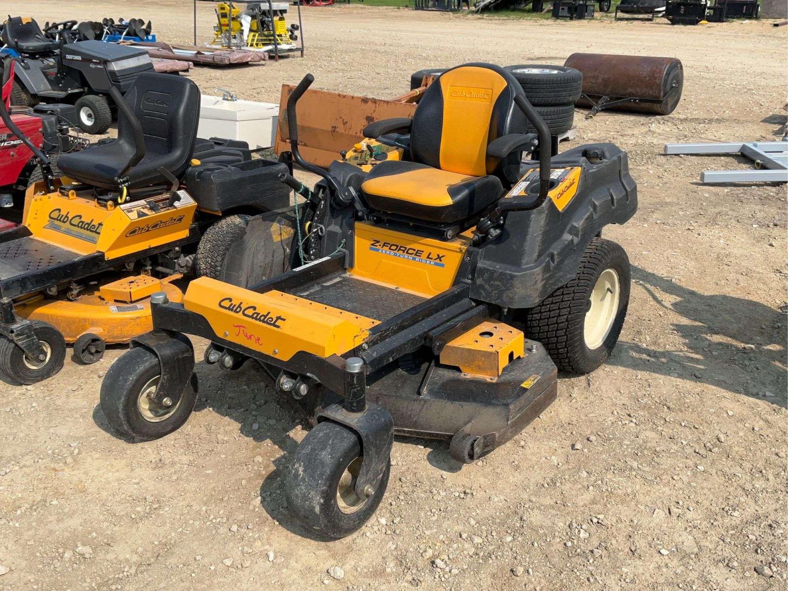 Cub Cadet Z-Force LZ 48 COM Lawn Tractor