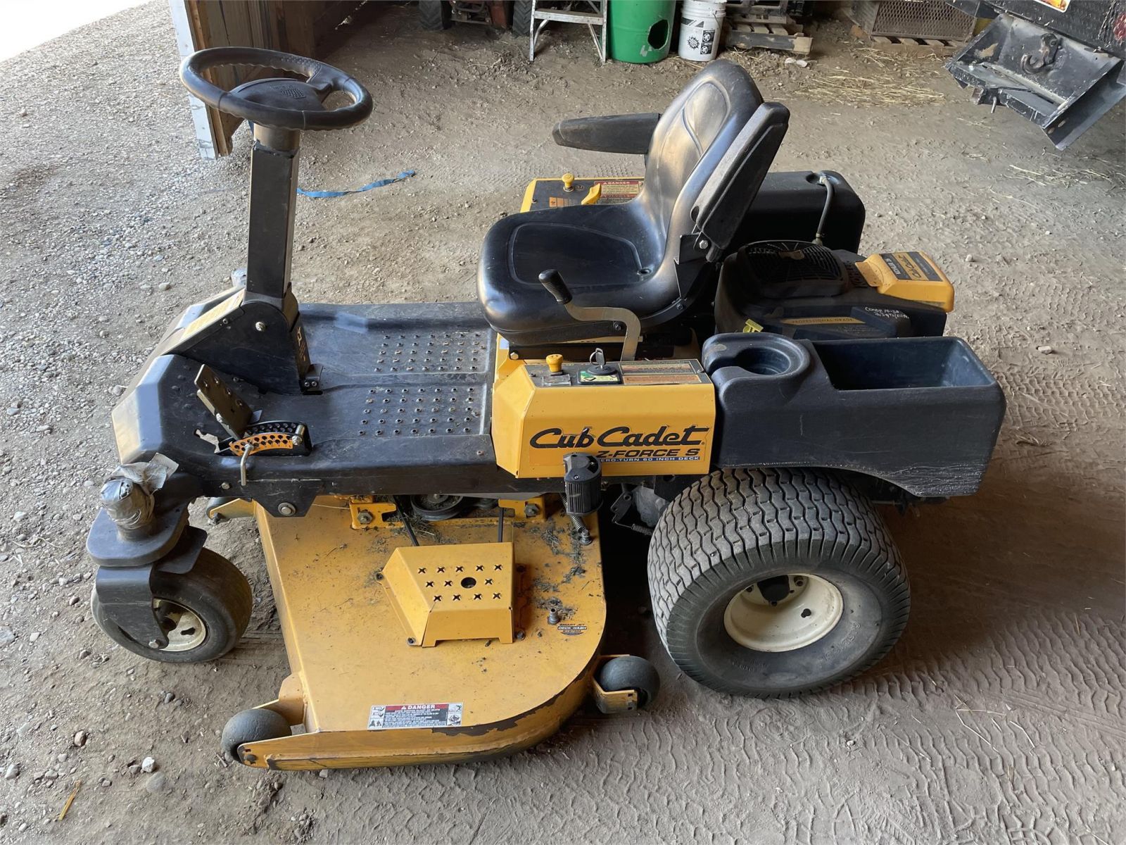 Cub Cadet Z-Force S60 KH Lawn Tractor