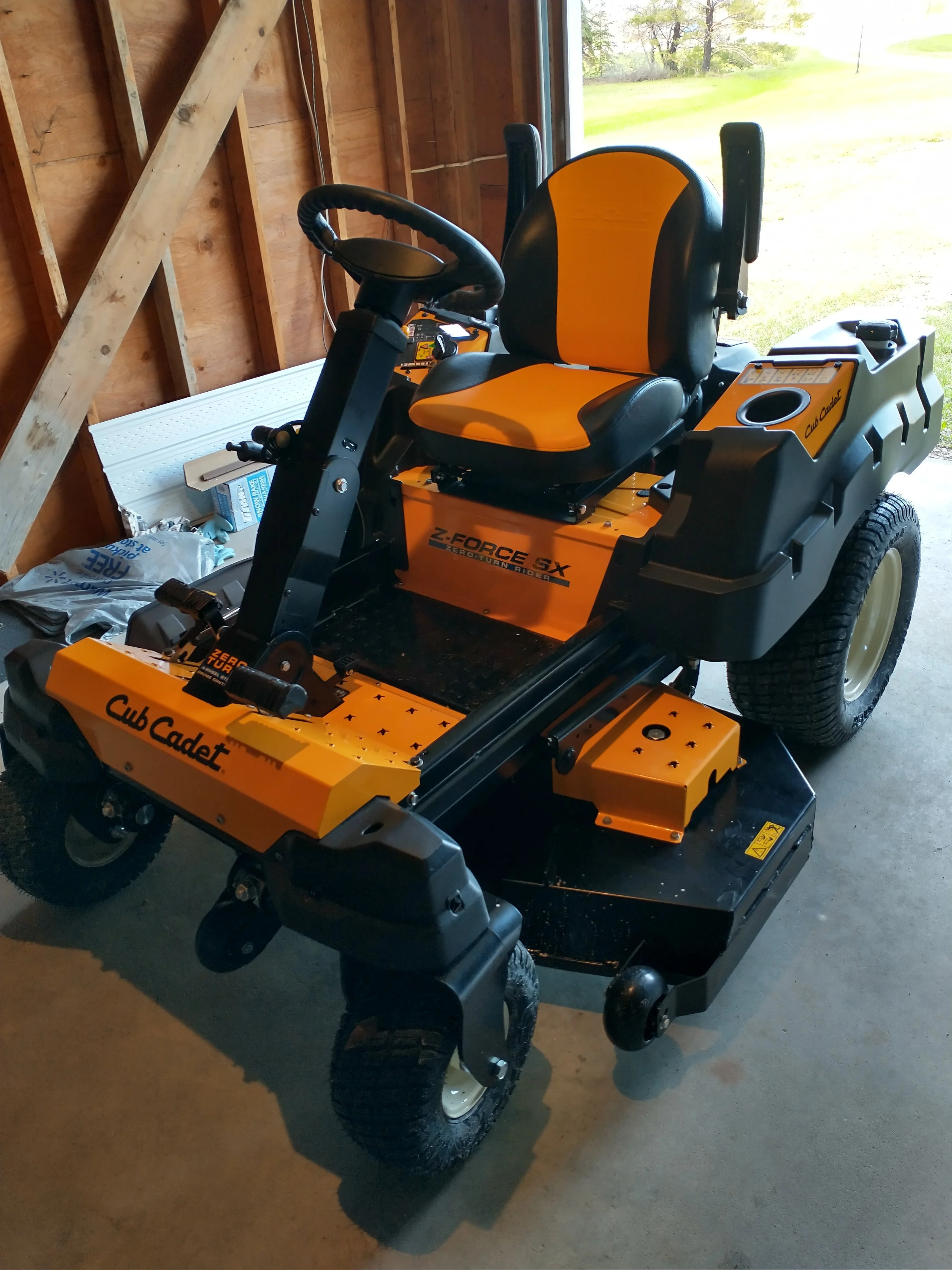 Cub Cadet Z-Force SZ54 KH Lawn Tractor