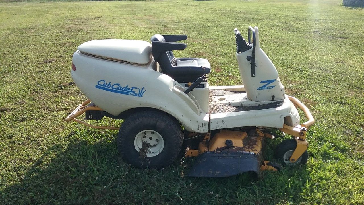 Cub Cadet Z48 Lawn Tractor
