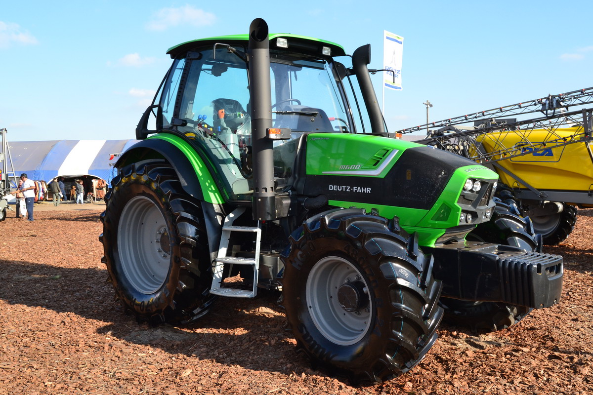 Deutz-Fahr M600 — view 3