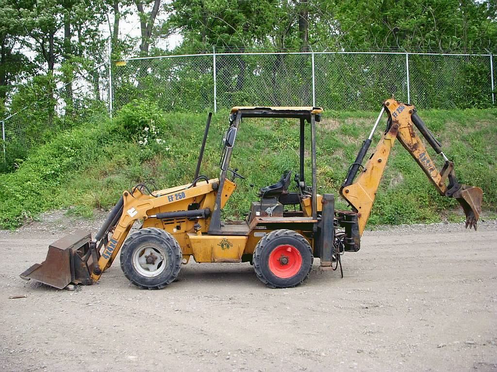 EarthForce EF-250 Backhoe Loader