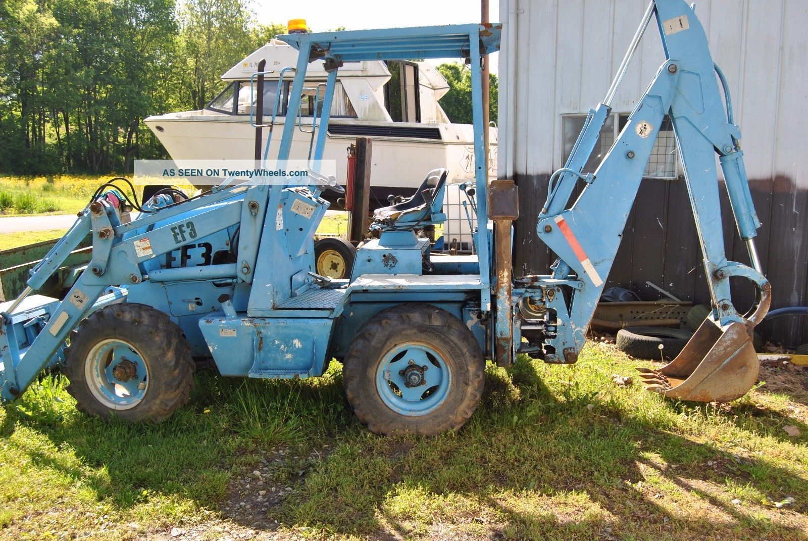 EarthForce EF-400 Backhoe Loader