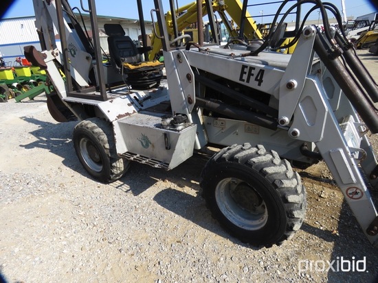 EarthForce EF-500 Backhoe Loader