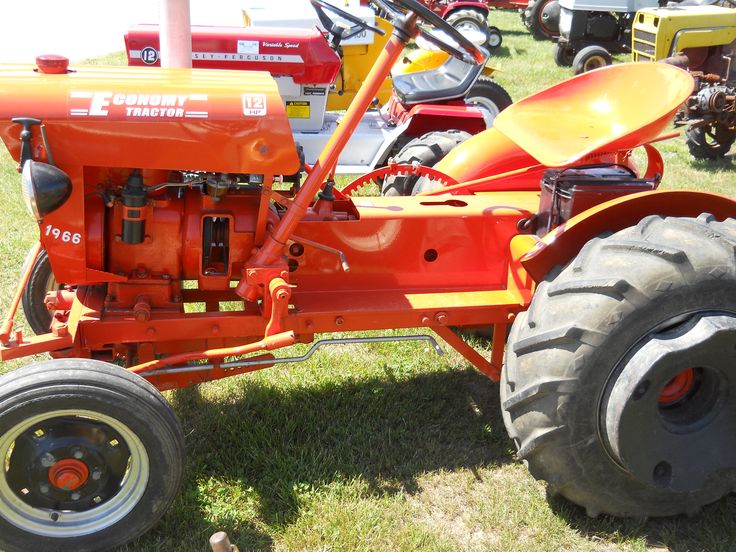 Economy Jim Dandy 14HP Lawn Tractor