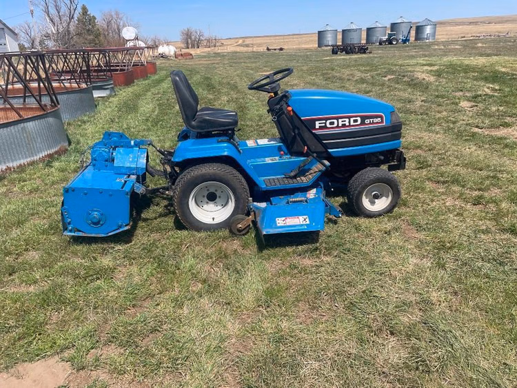 Ford GT-95 Lawn Tractor