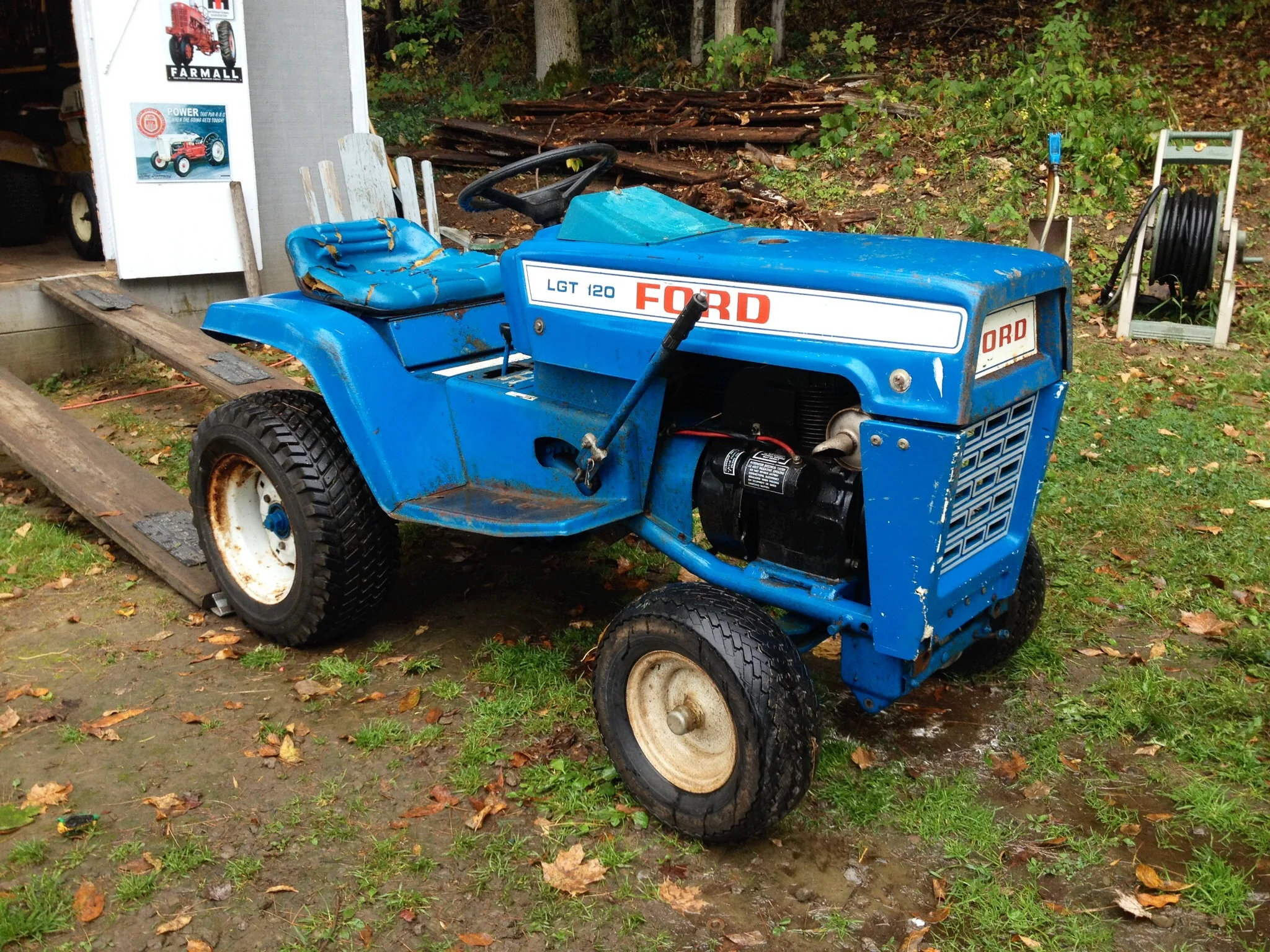 Ford LGT-120