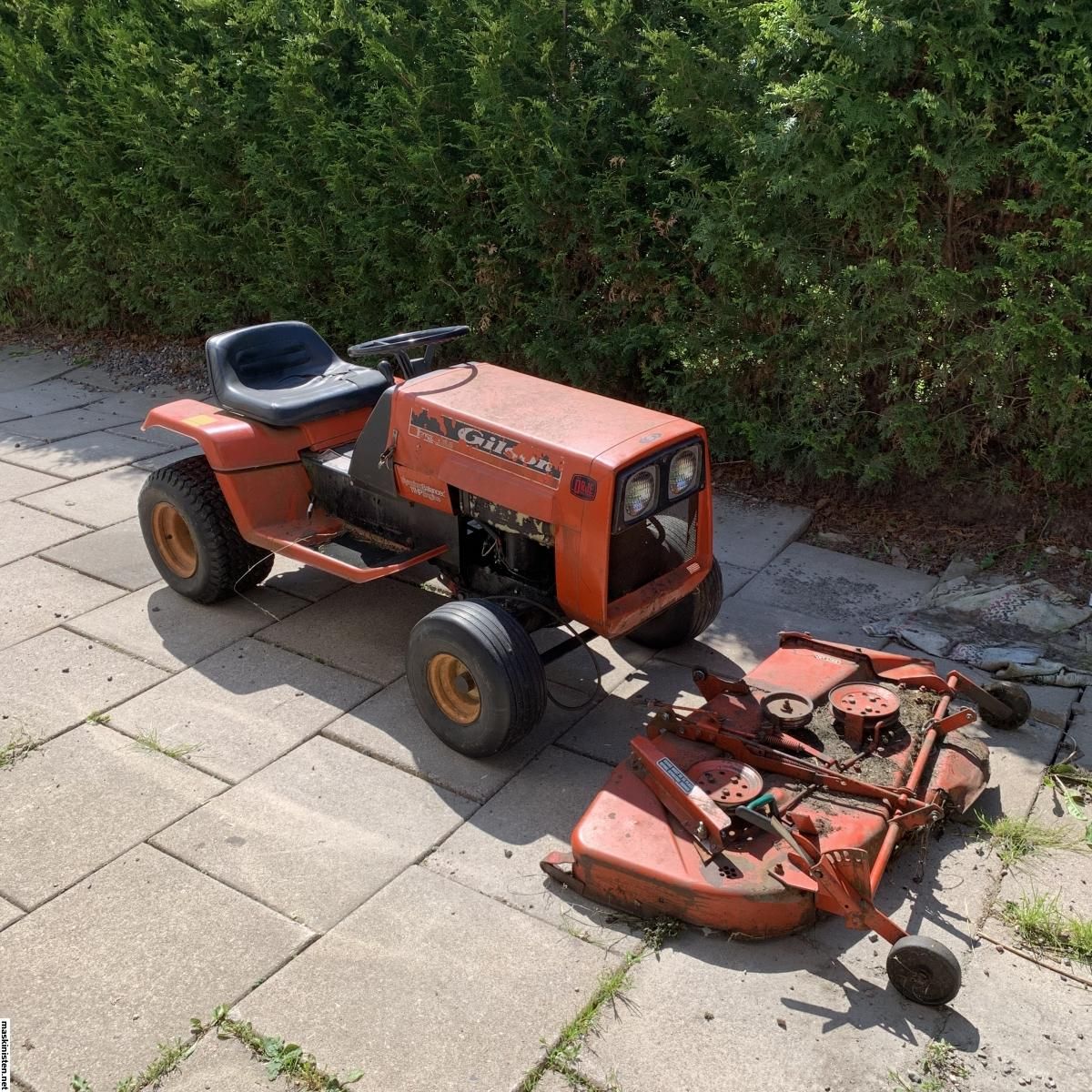 Gilson 52051 Lawn Tractor