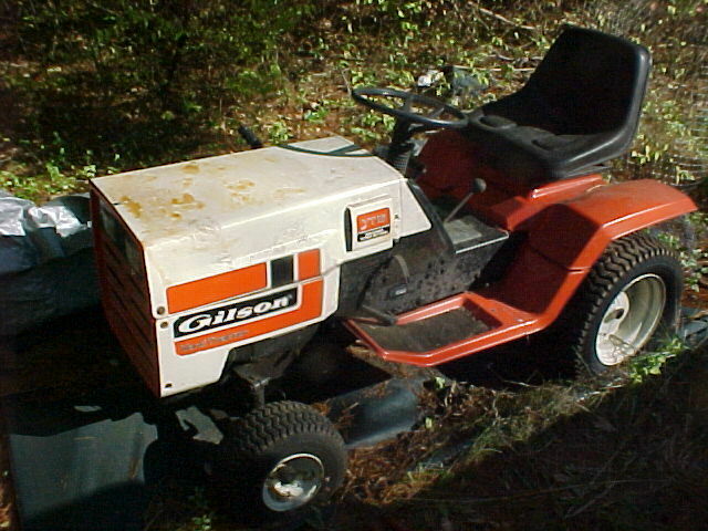 Gilson 52084 YT16 Lawn Tractor