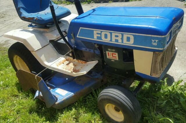 Gilson 52084D YT16 Lawn Tractor