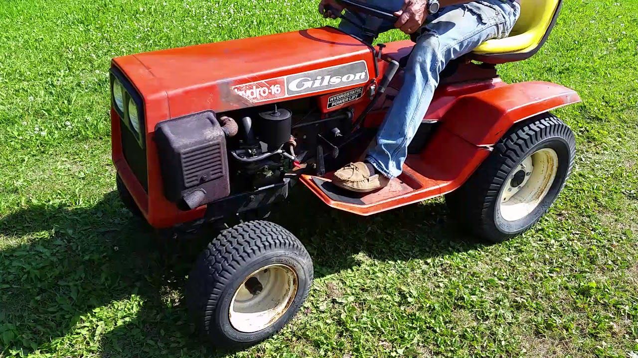 Gilson 53032 S-16 Lawn Tractor