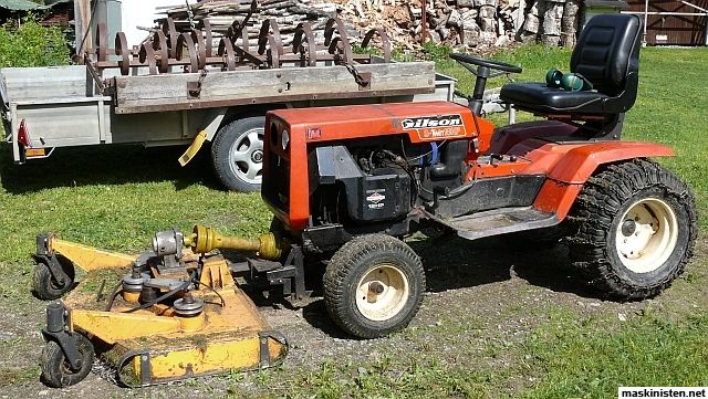 Gilson 53045 S-Twin Lawn Tractor