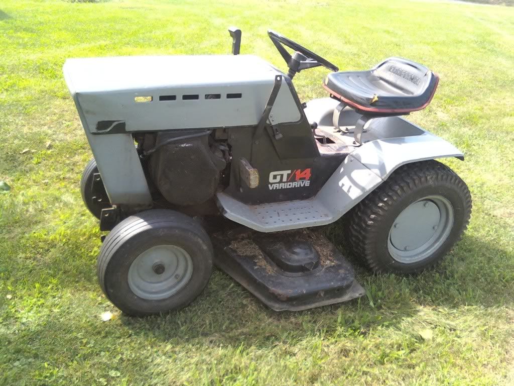 Gilson 53081 GT14 Lawn Tractor