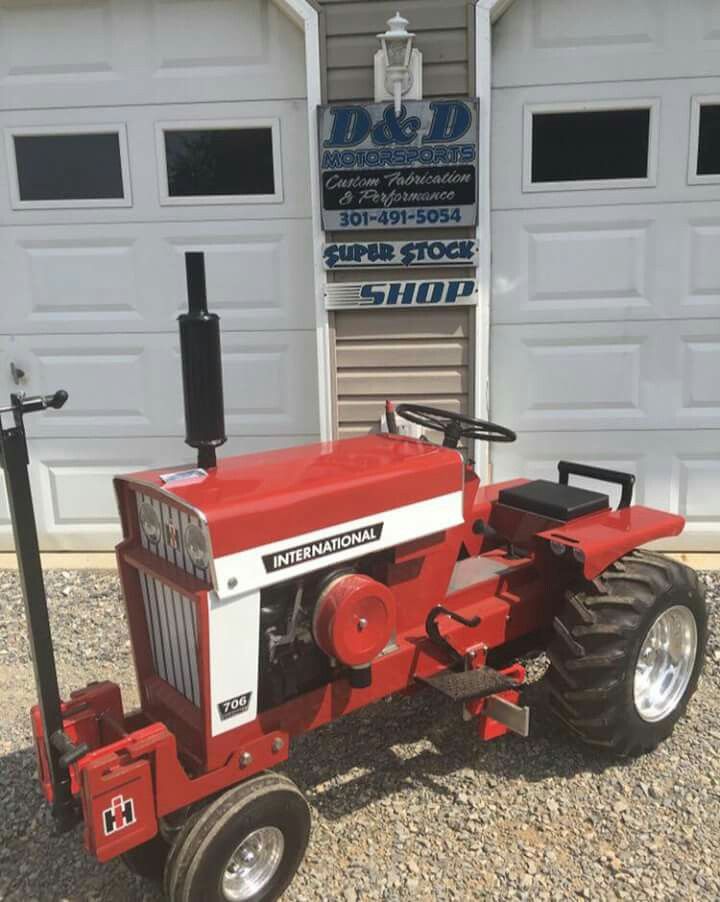 Gilson 889 Custom Lawn Tractor