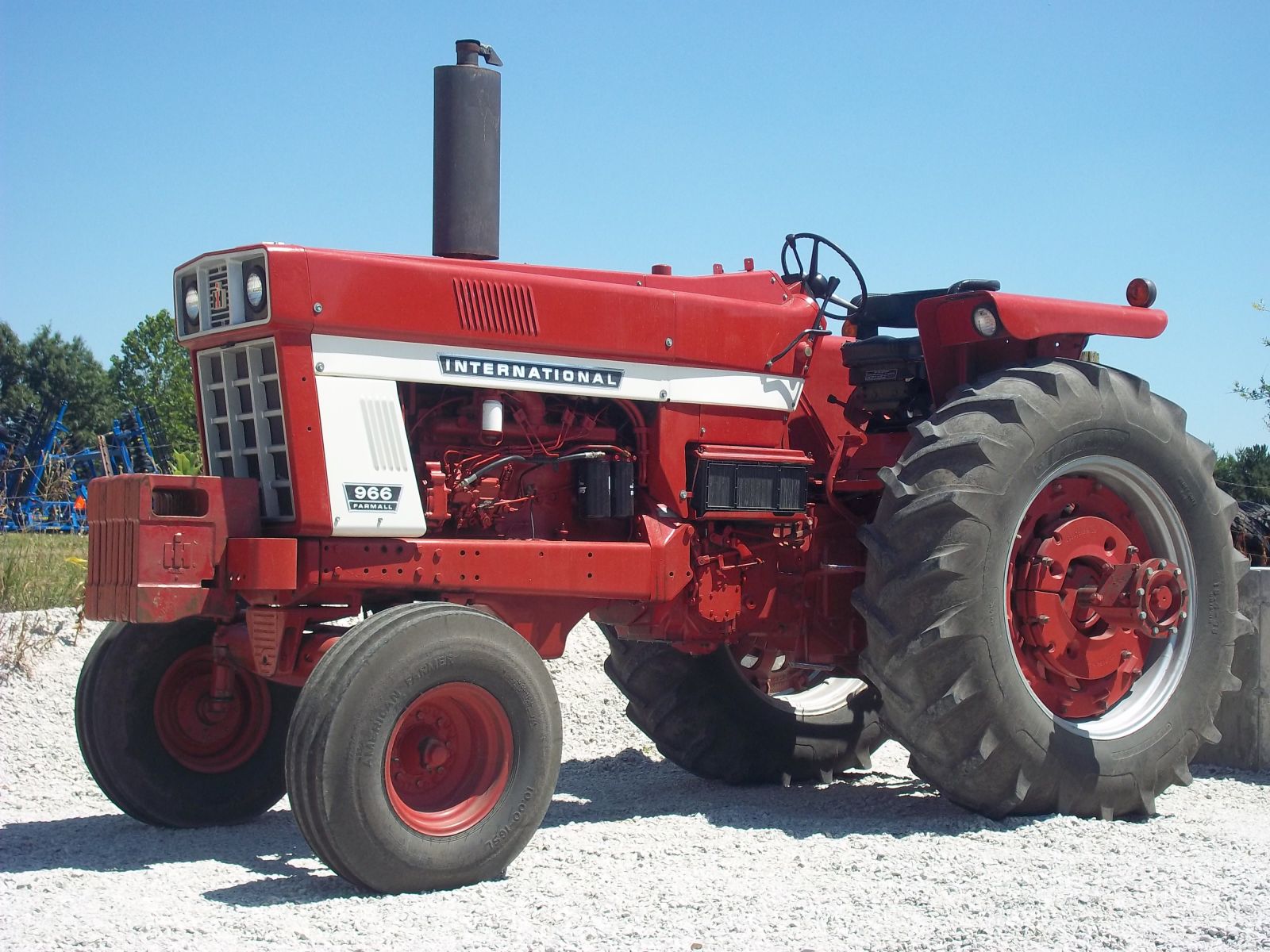 Gilson 966 Super Lawn Tractor