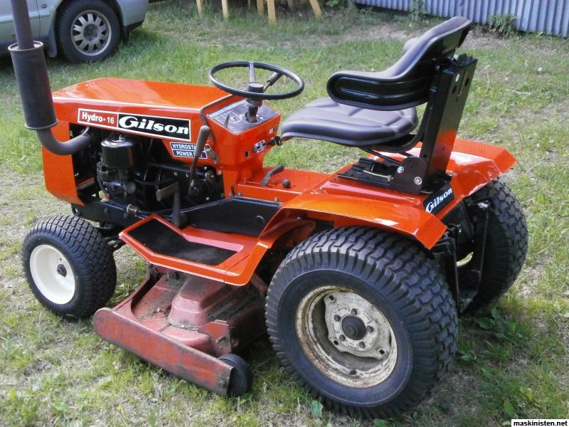 Gilson 967 Standard Lawn Tractor
