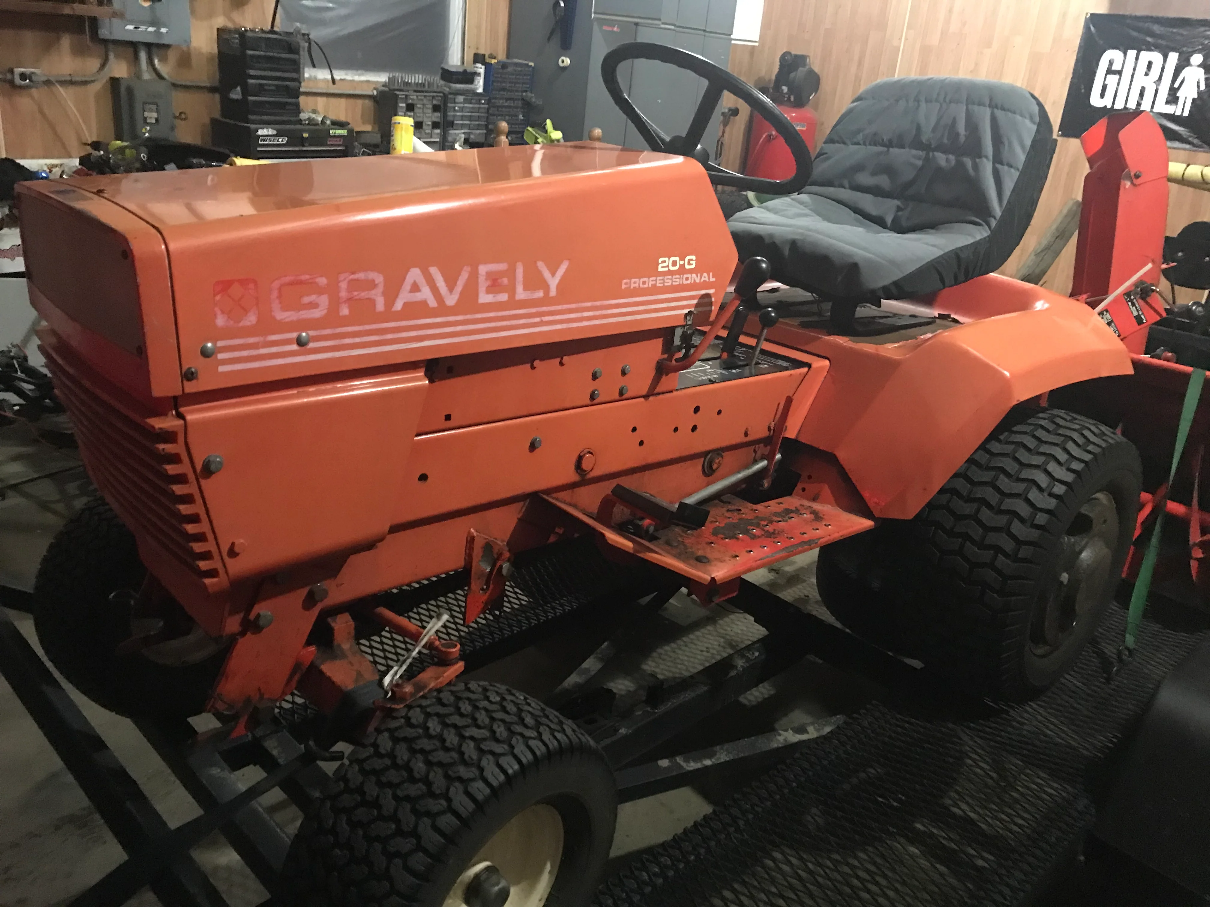 Gravely 1232-G Lawn Tractor