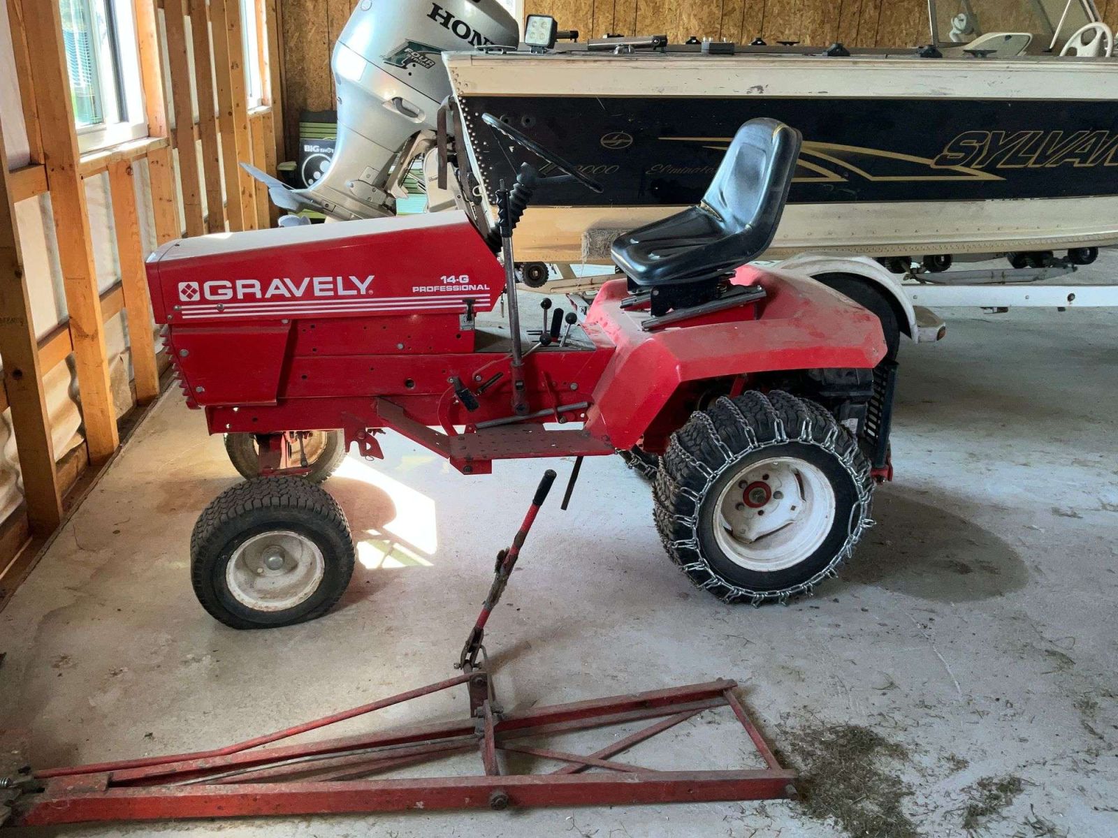 Gravely GEM 12.5 Lawn Tractor