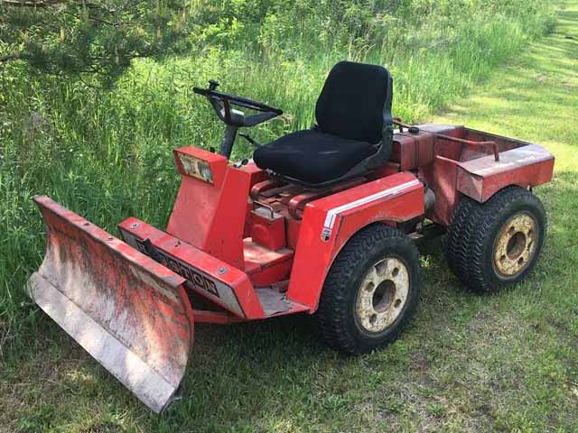 Hesston H-200 TT Turf Truck