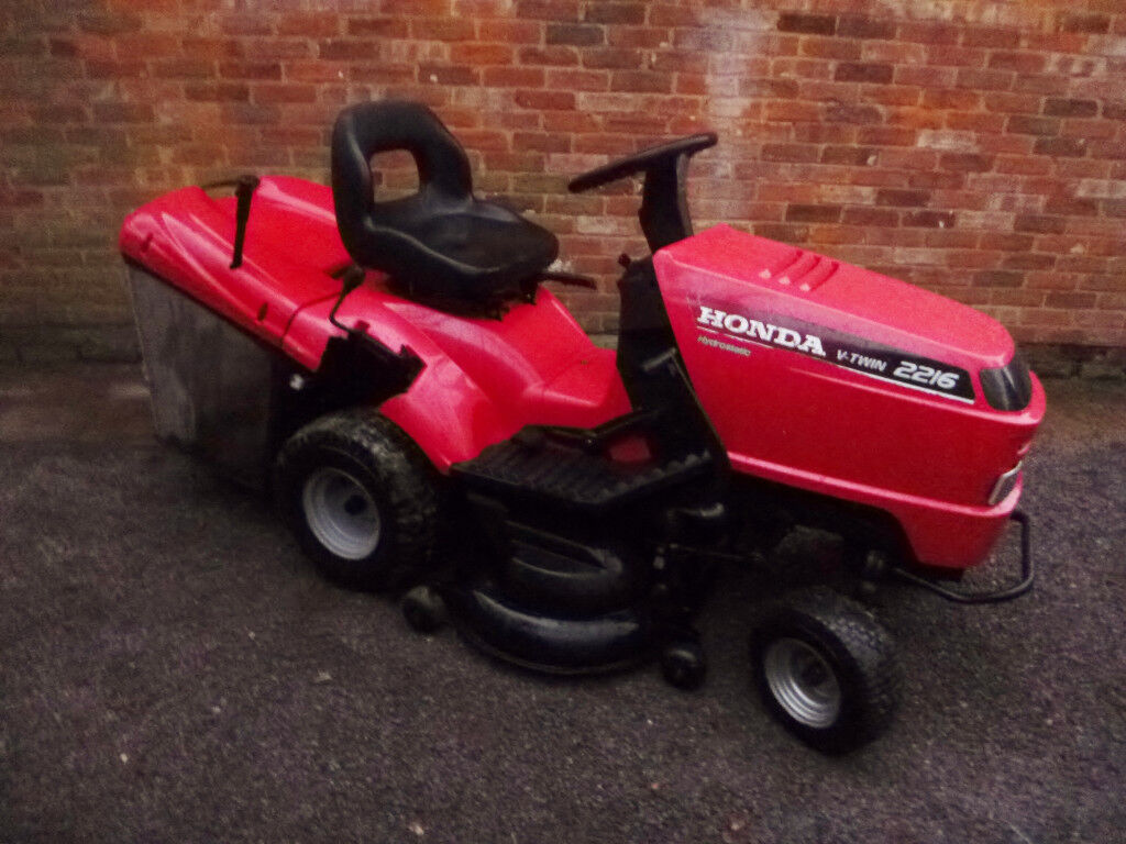 Honda HF2216 Lawn Tractor