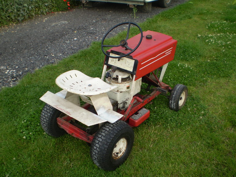 Huffy H1015 Lawn Tractor
