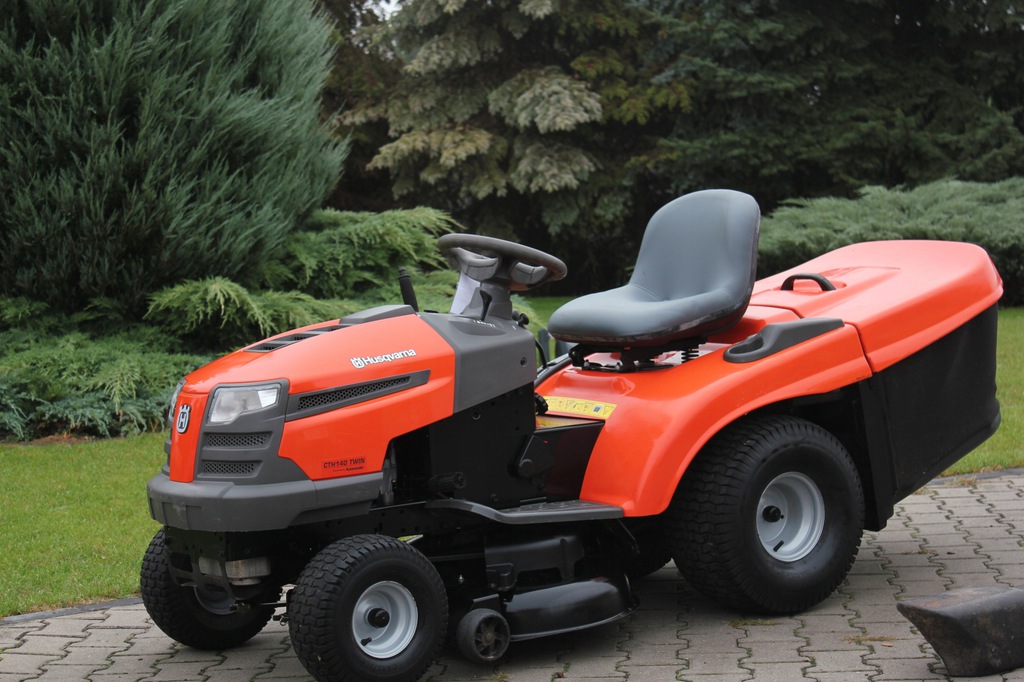 Husqvarna CTH140 Lawn Tractor