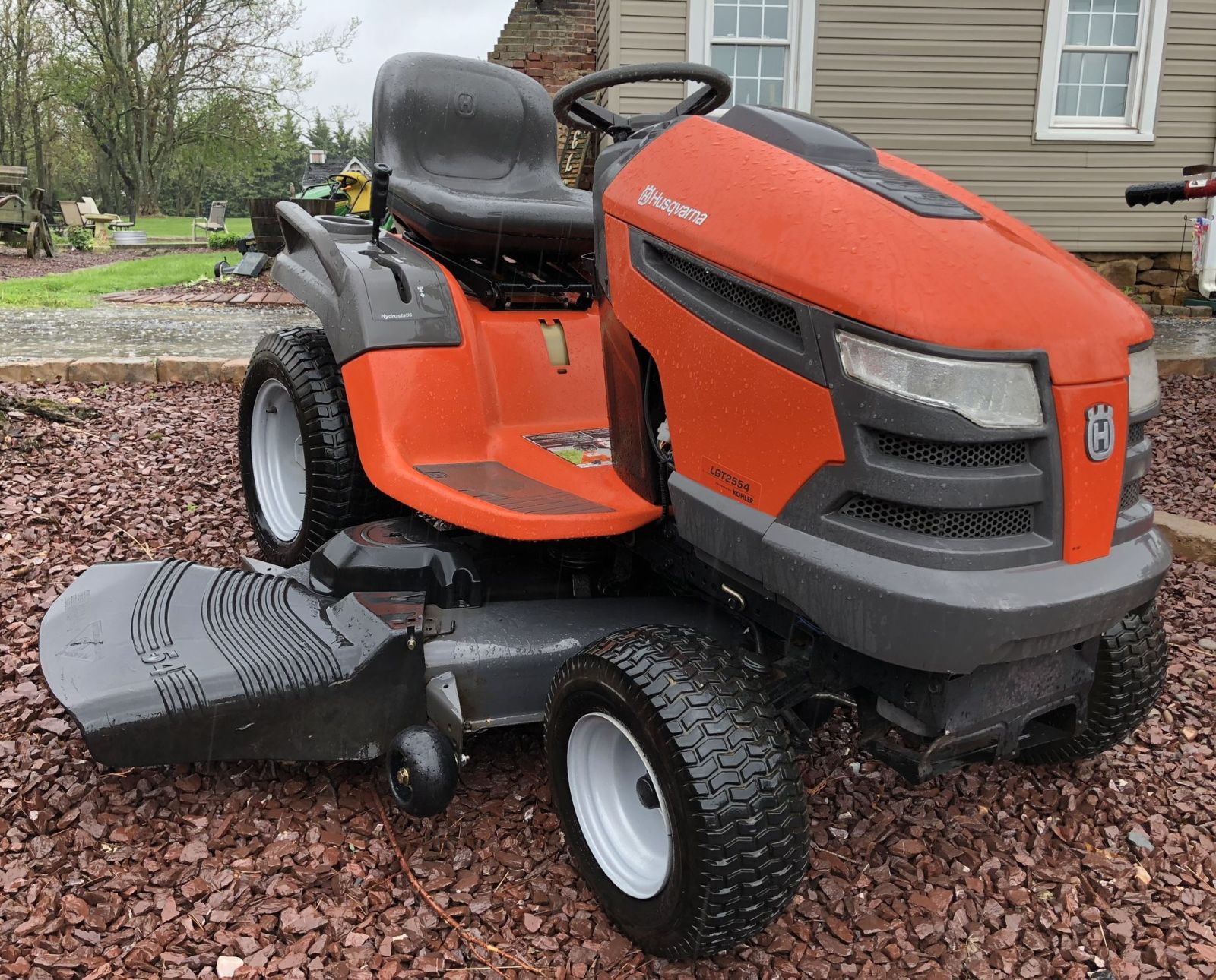 Husqvarna LGT2554 Lawn Tractor