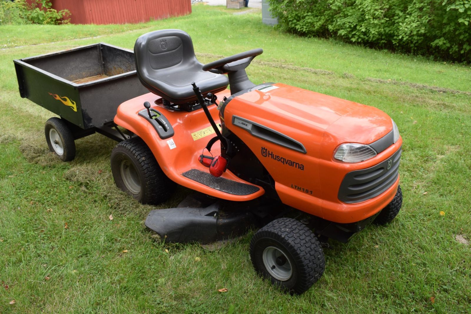 Husqvarna LTH151 Lawn Tractor