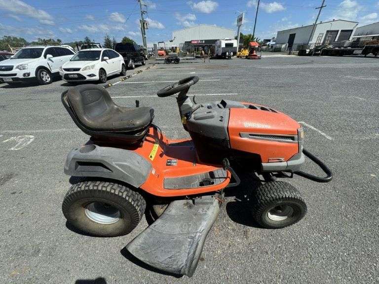 Husqvarna LTH1797 Lawn Tractor