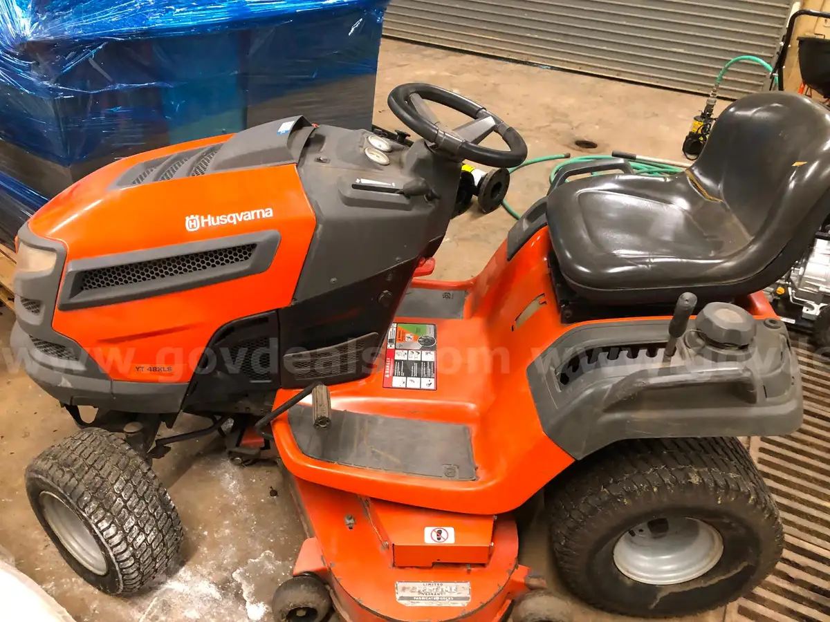 Husqvarna YT48XLS Lawn Tractor