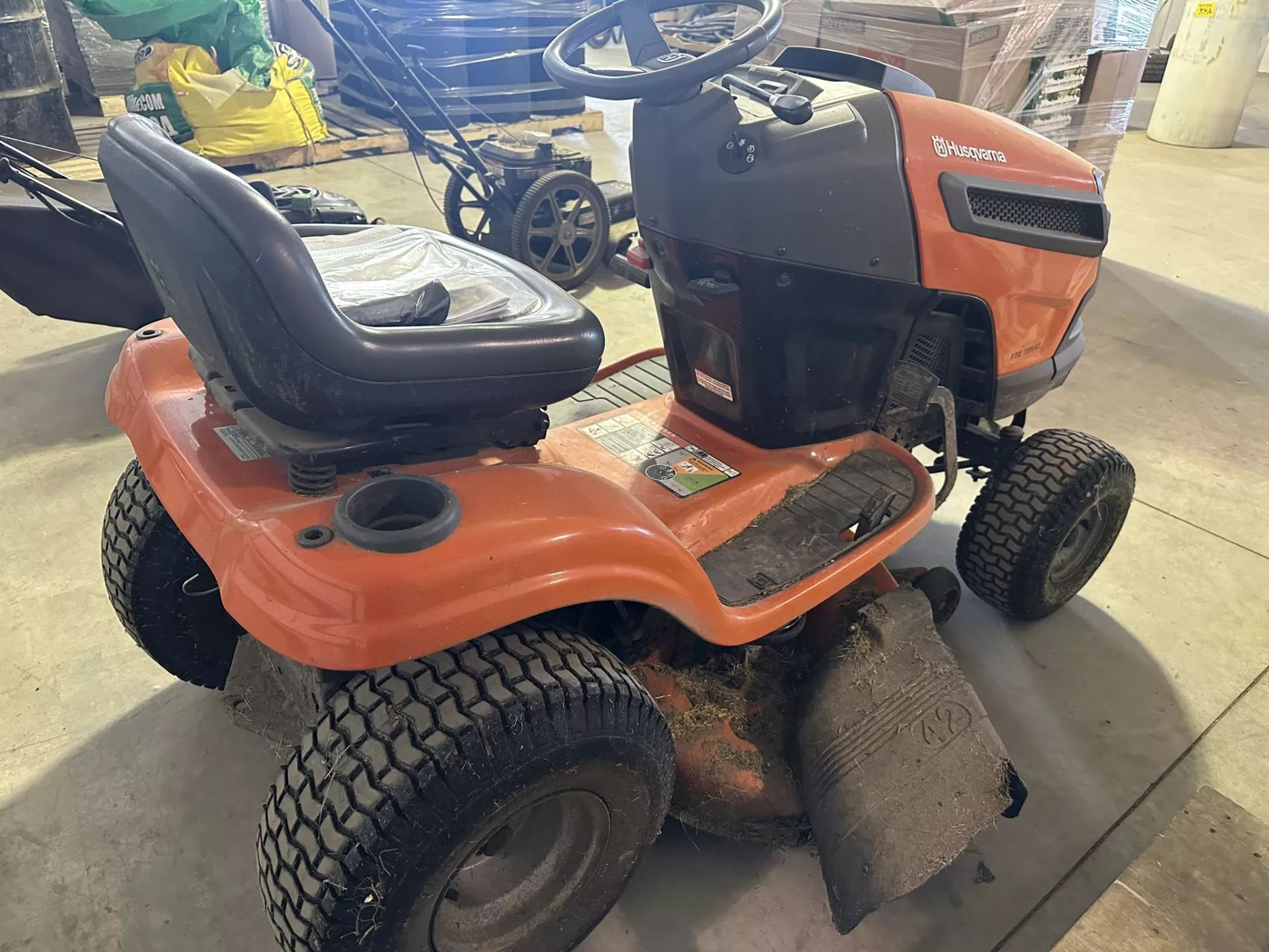 Husqvarna YTA19K42 Lawn Tractor