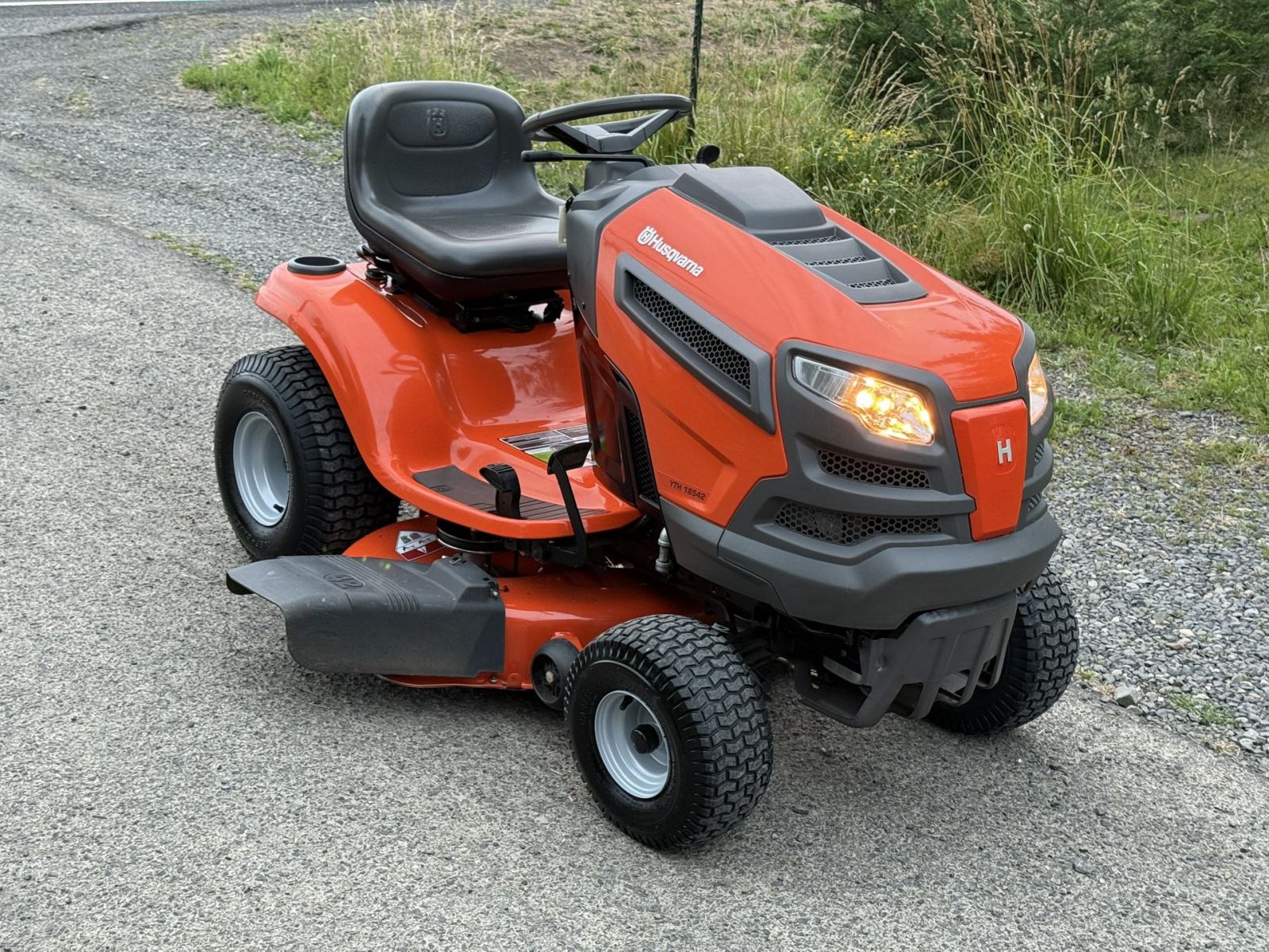Husqvarna YTH18542 Lawn Tractor