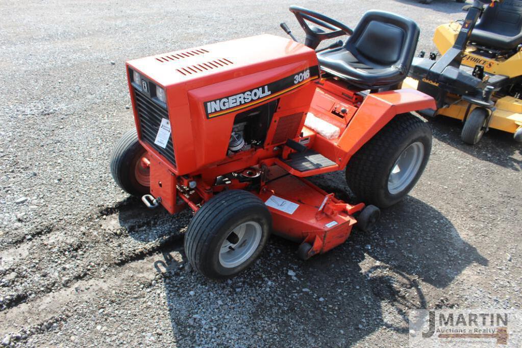 Ingersoll 3016 Lawn Tractor