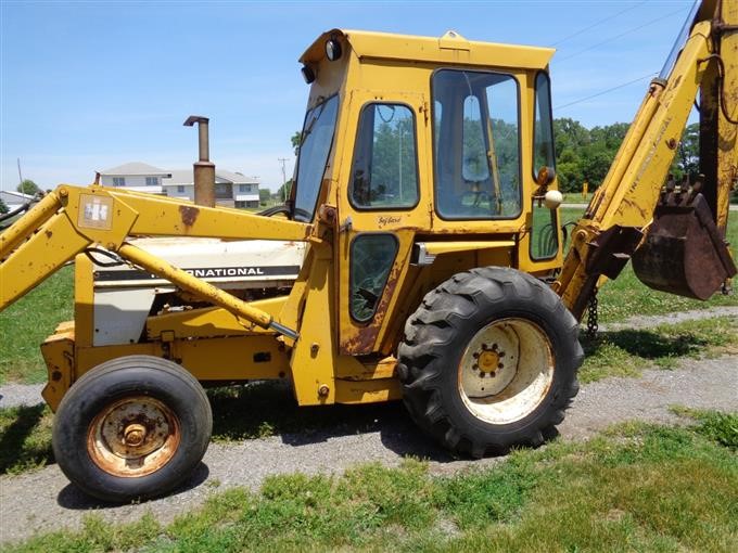 International Harvester 2514B