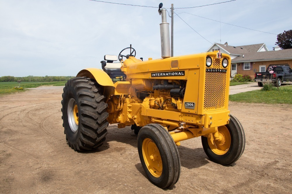 International Harvester 2806