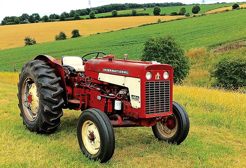 International Harvester 280A Backhoe Loader