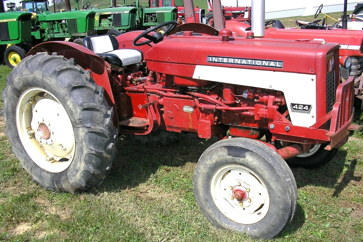 International Harvester TD9-424