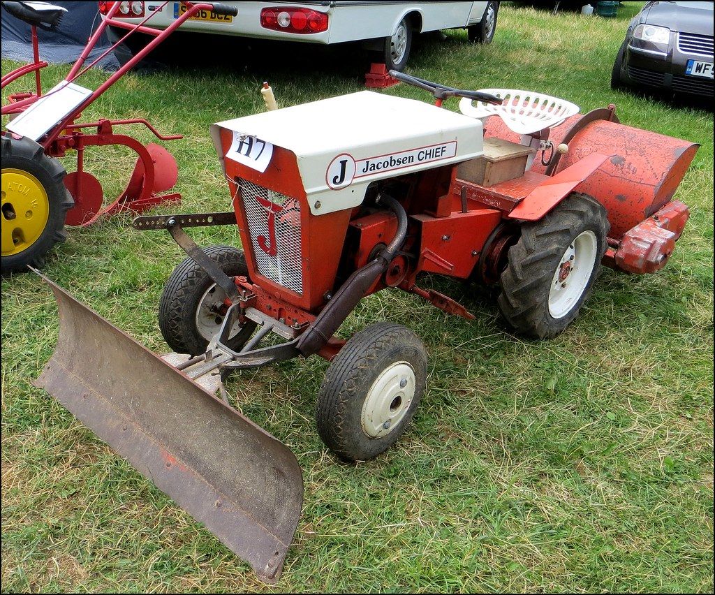 Jacobsen Chief 100 Lawn Tractor