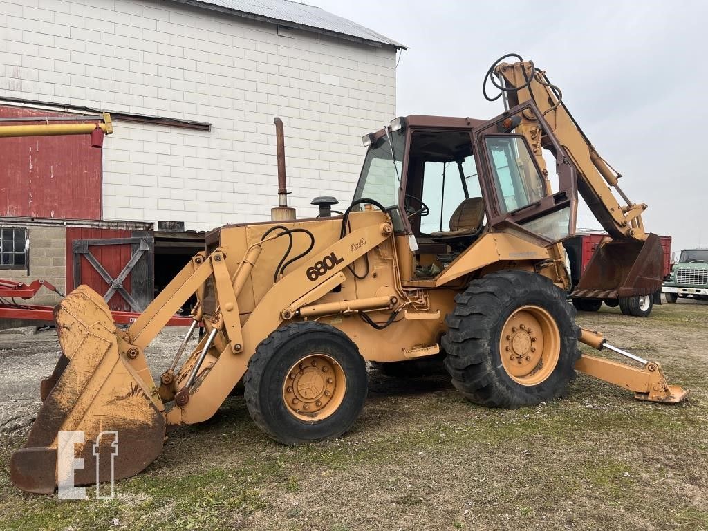 J.I. Case 680L Construction King Backhoe Loader