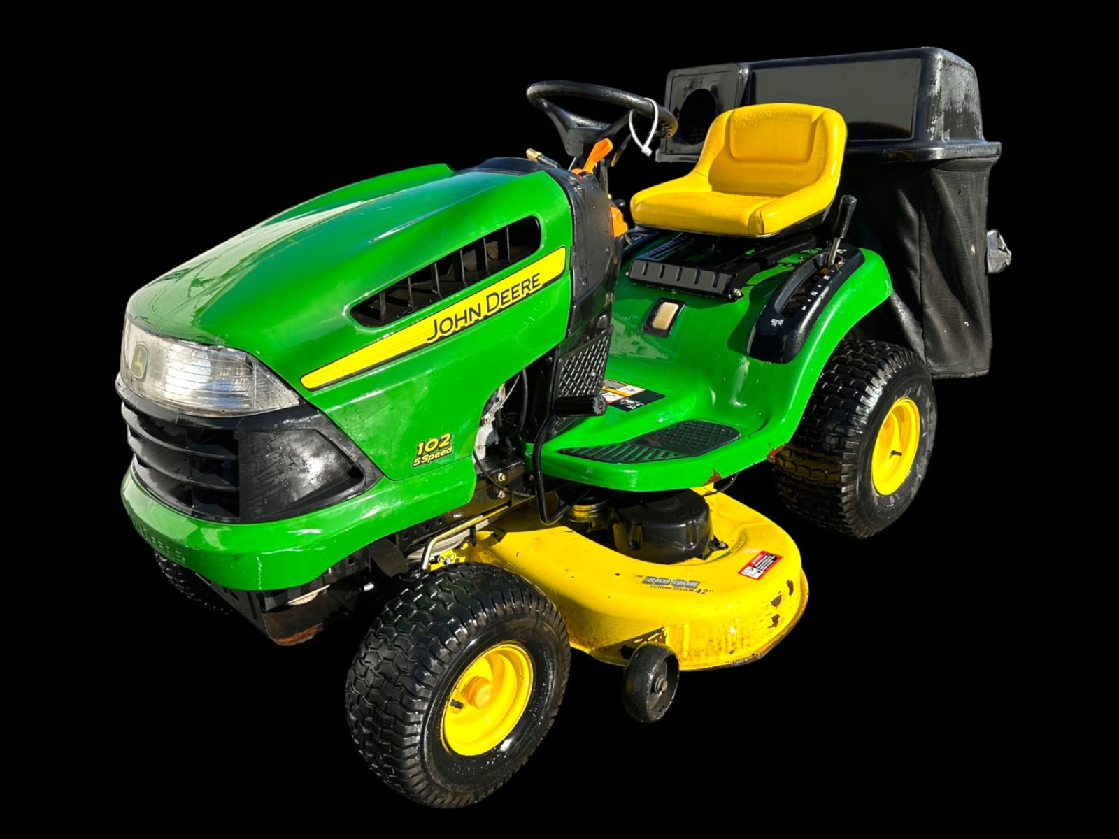 John Deere 102 Lawn Tractor